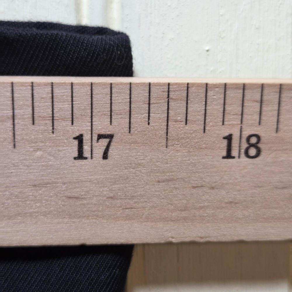 A New Day Shorts Womens 12 Black Chino Flat Front Zip Pockets Summer Casual - Picture 3 of 8